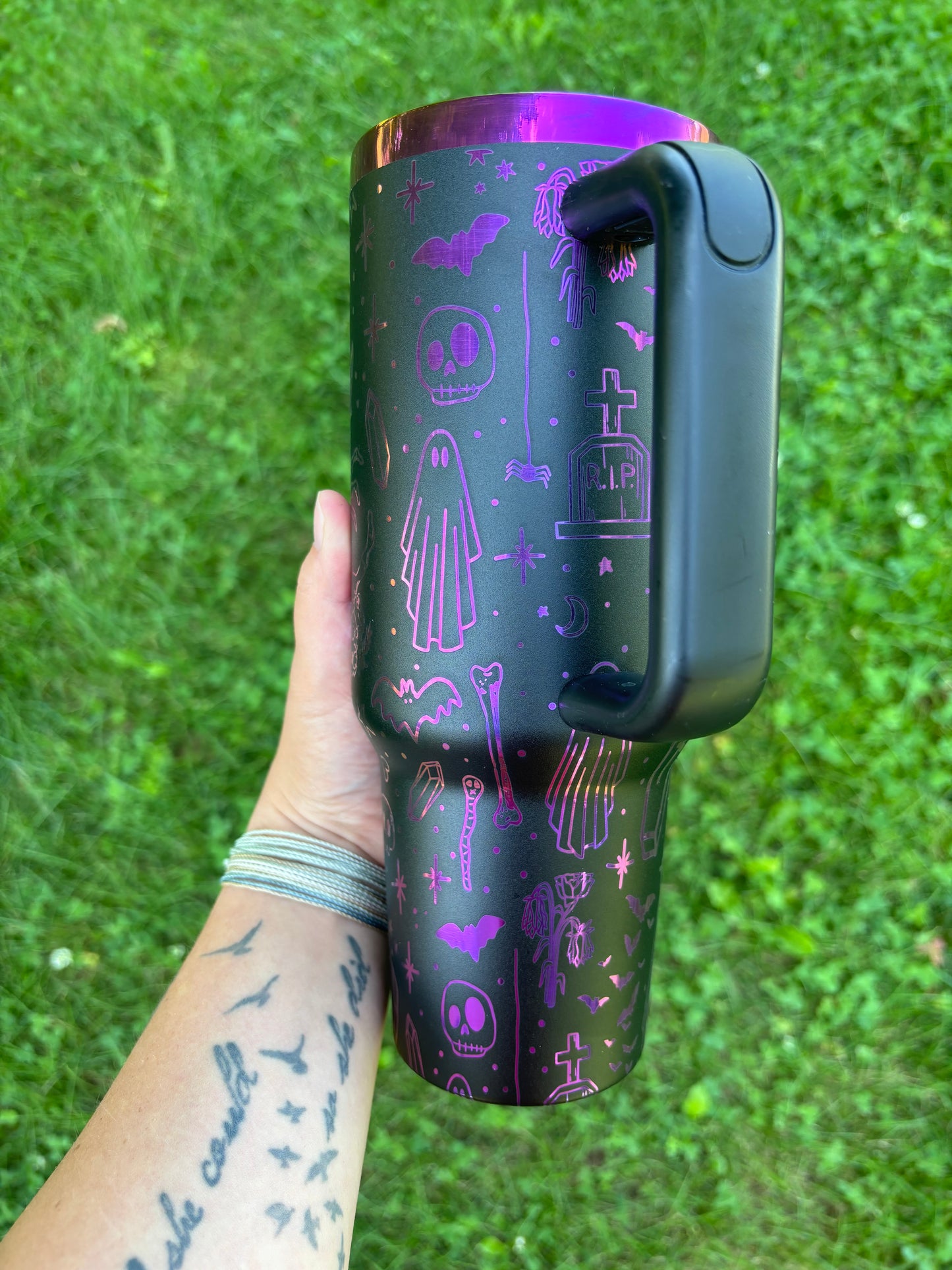 SPOOKY DOODLE 40OZ ENGRAVED TUMBLER