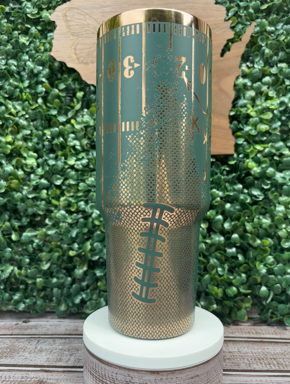 *PRE-ORDER* GREEN BAY FOOTBALL 40oz ENGRAVED TUMBLER